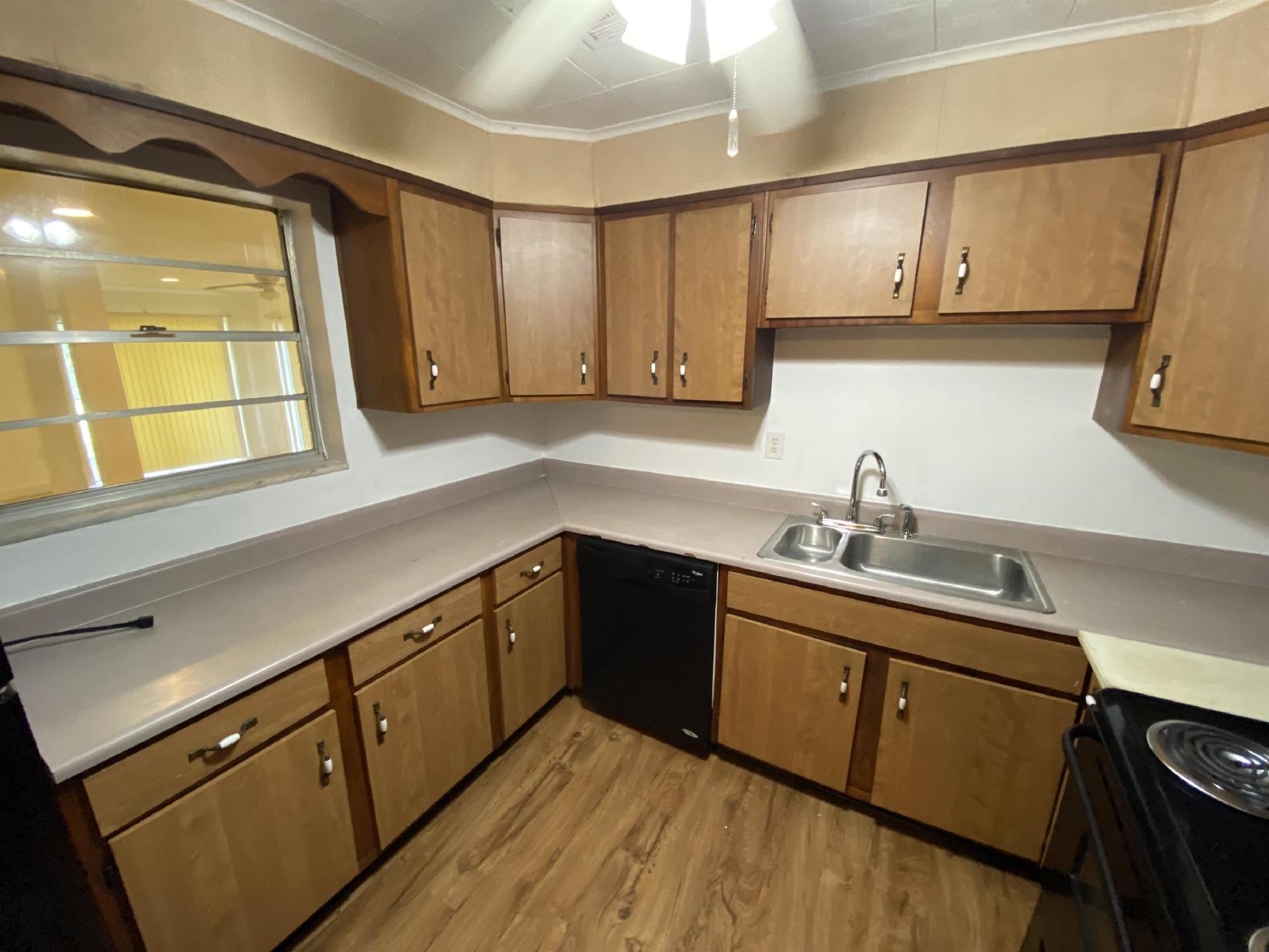 Creighton Road 4416 - 1 property image