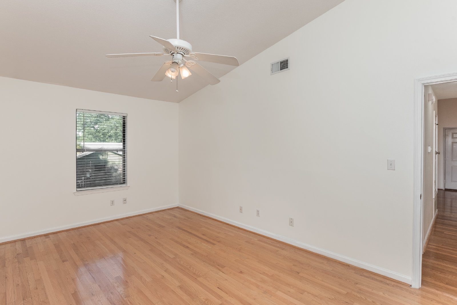 Michigan Avenue West 2300 - 16 property image