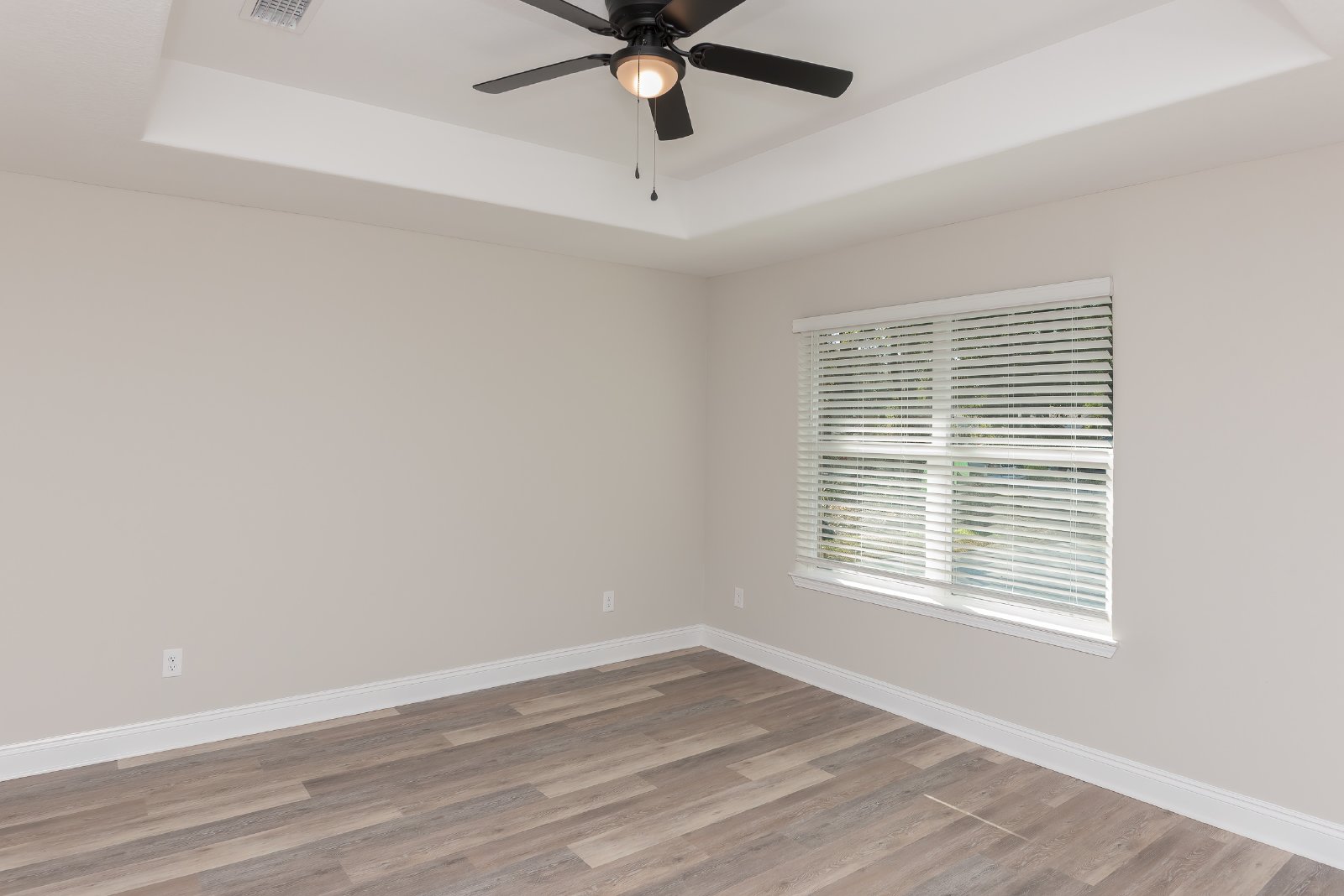 Stockdale Avenue 8570 - 1 property image