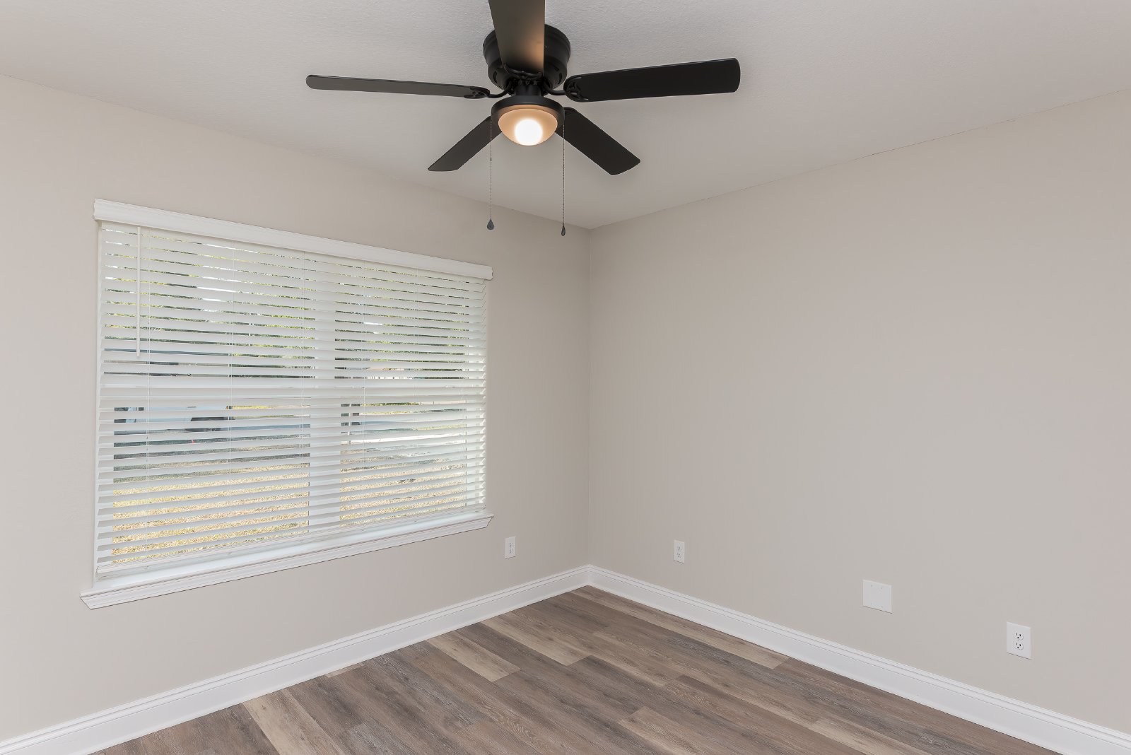 Stockdale Avenue 8570 - 1 property image