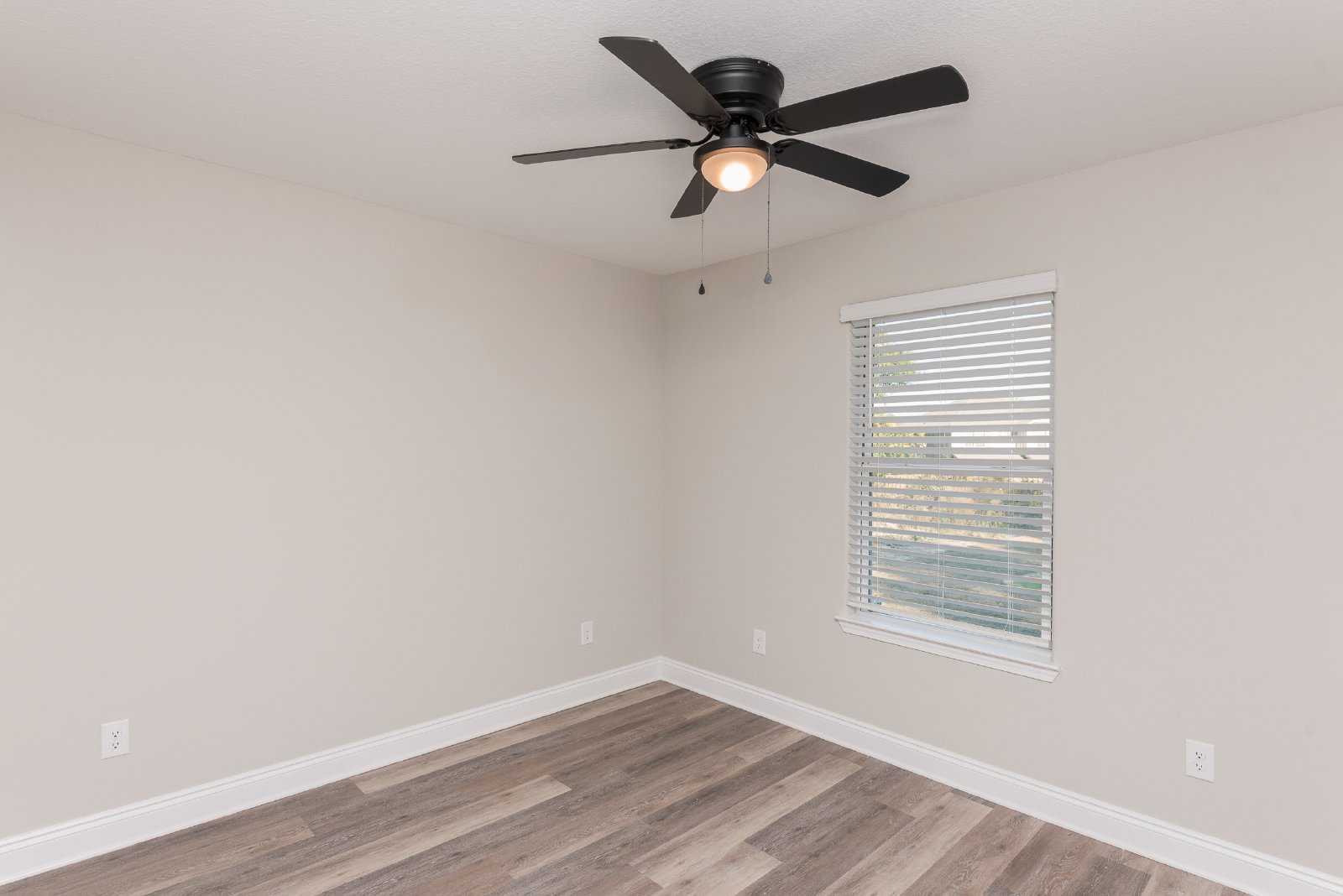 Stockdale Avenue 8570 - 1 property image