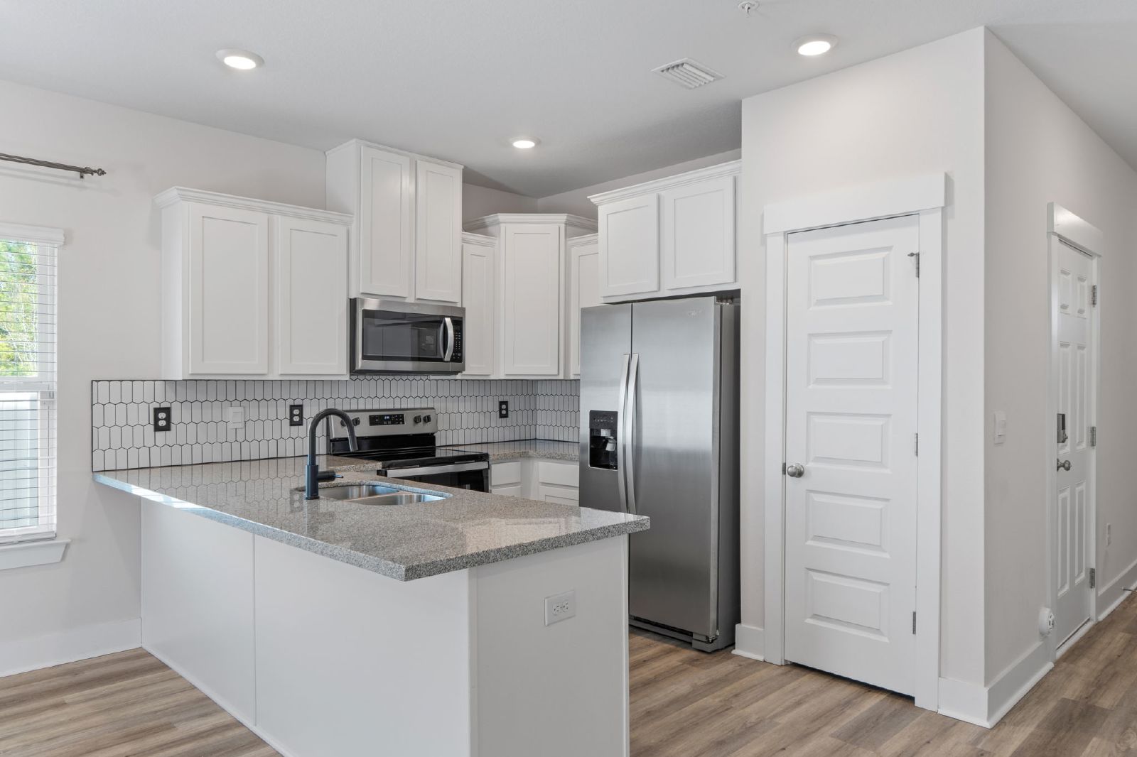 Nature Creek Circle 9483 - 1 property image