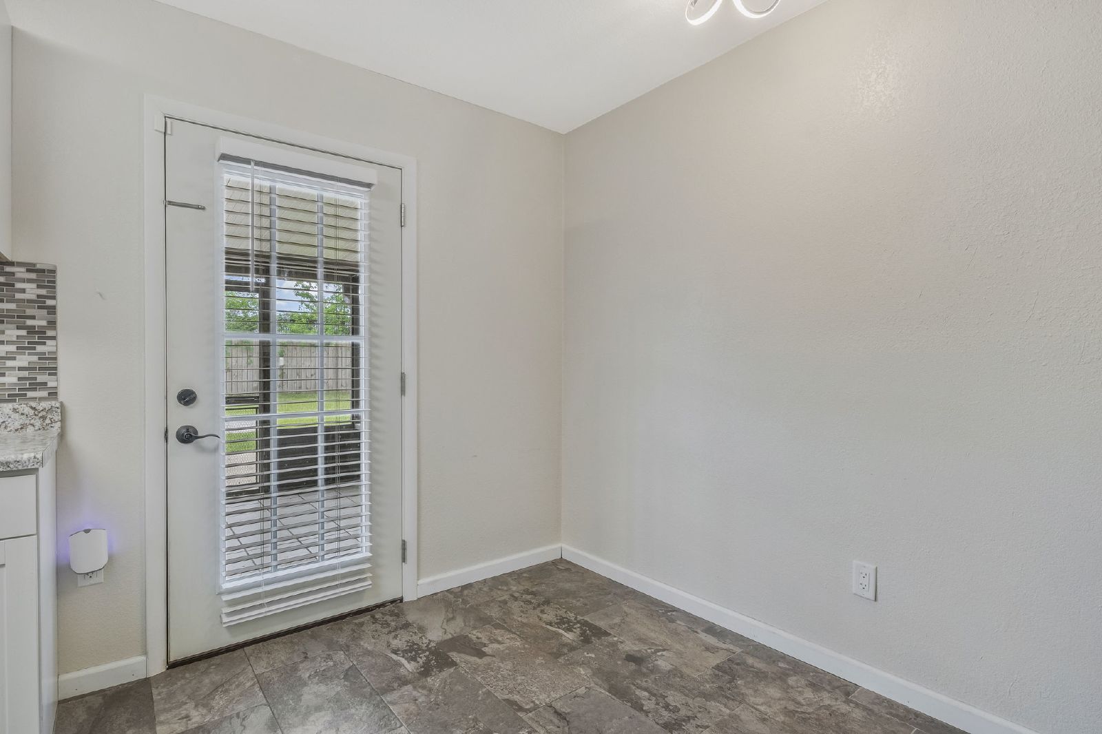 Merle Circle 2325 - 1 property image