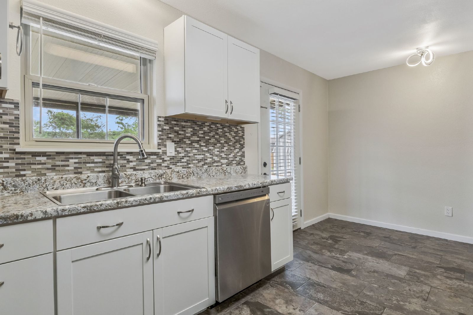 Merle Circle 2325 - 1 property image