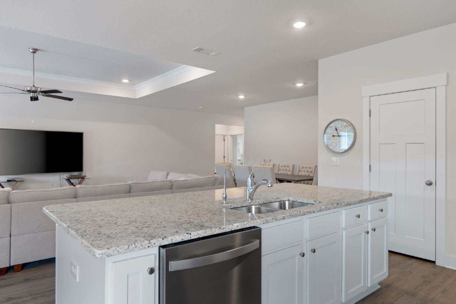 Forest Bay Avenue 5978 - 1 property image
