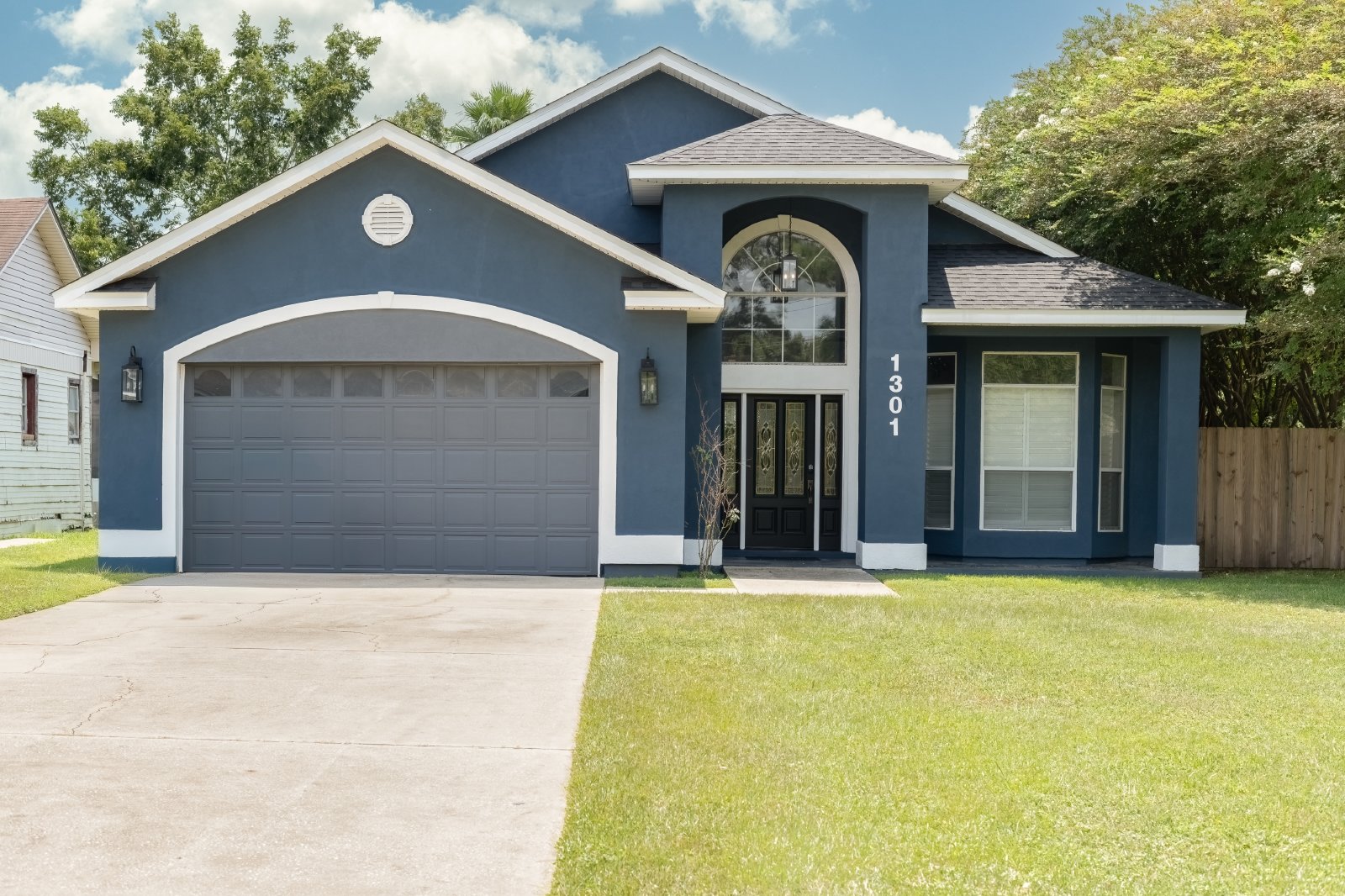 Cross Street East 1301 - 1 property image