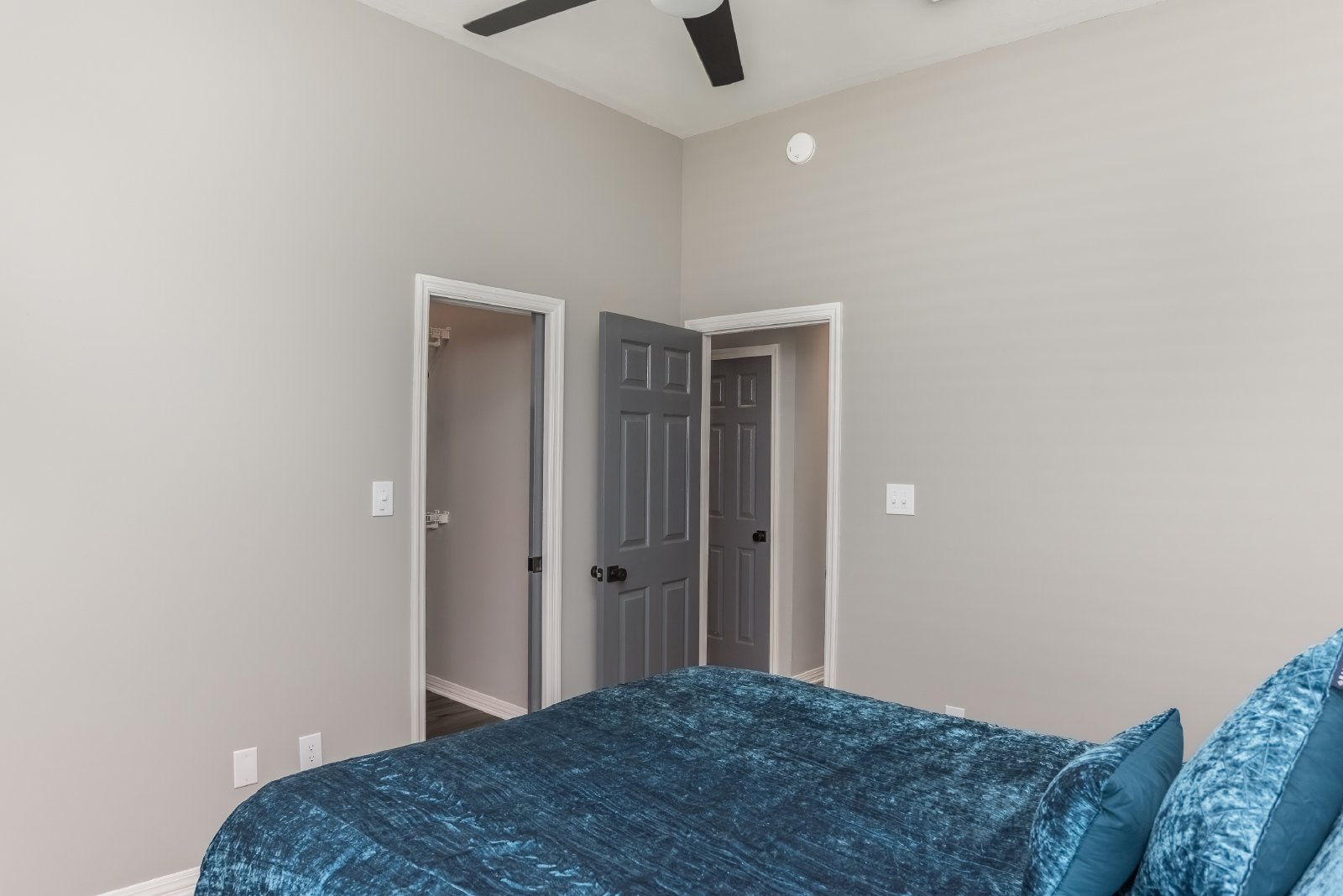 Cross Street East 1301 - 1 property image