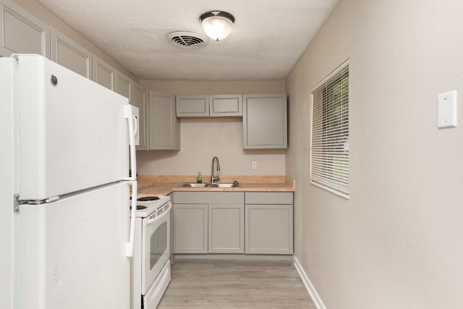 Dunbar Road 6404 - 1 property image