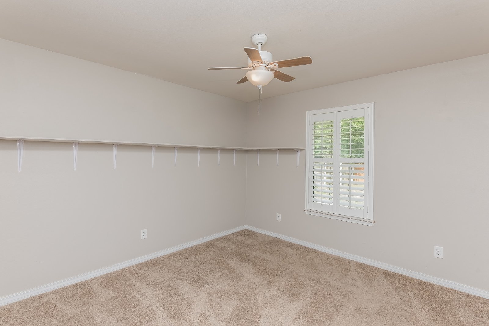 Kennedy Drive 8770 - 1 property image