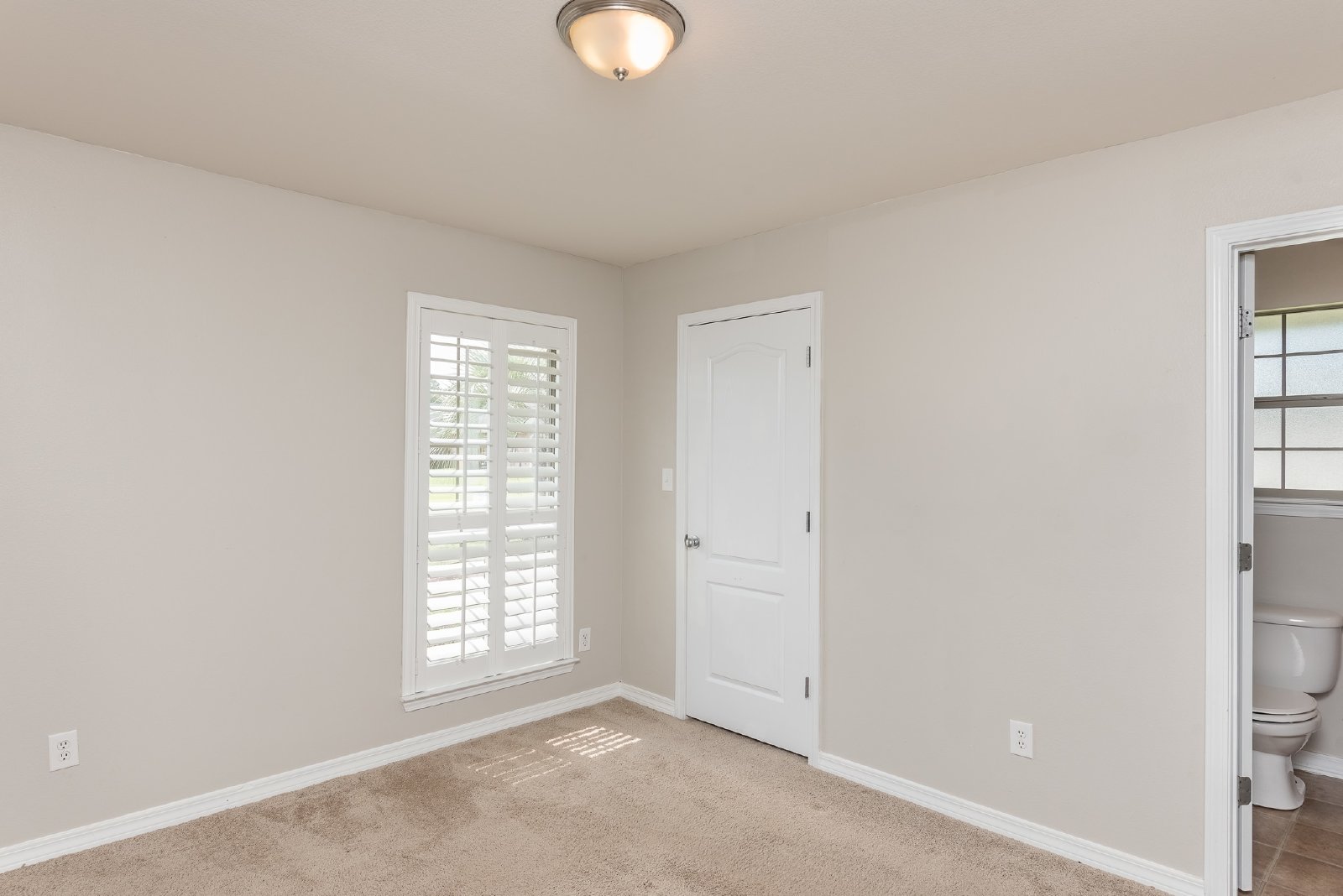 Kennedy Drive 8770 - 1 property image