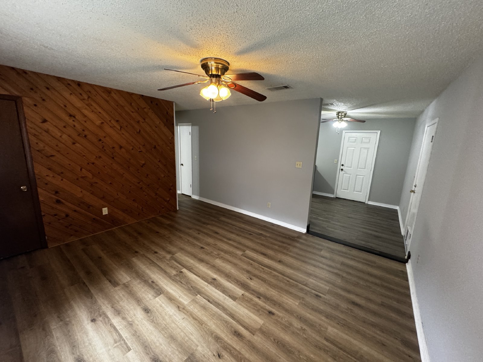 Del Almirante Circle 4240 - 1 property image