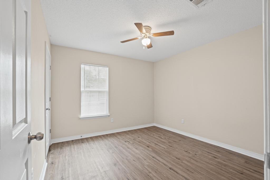 Roberts Road East 2040 - 1 property image