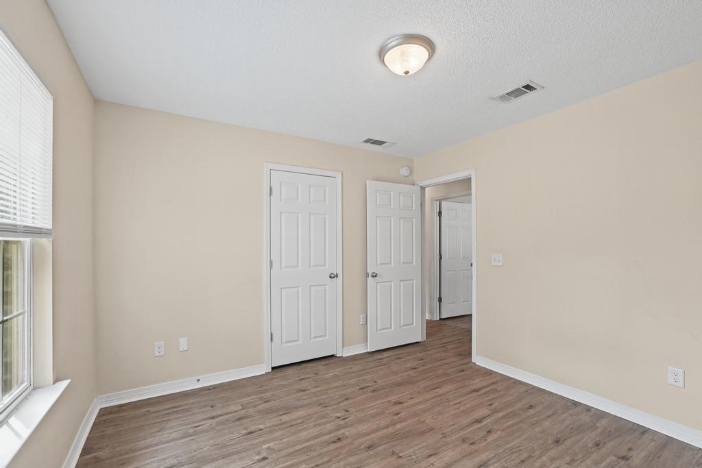 Roberts Road East 2040 - 1 property image