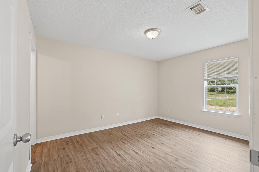 Roberts Road East 2040 - 1 property image