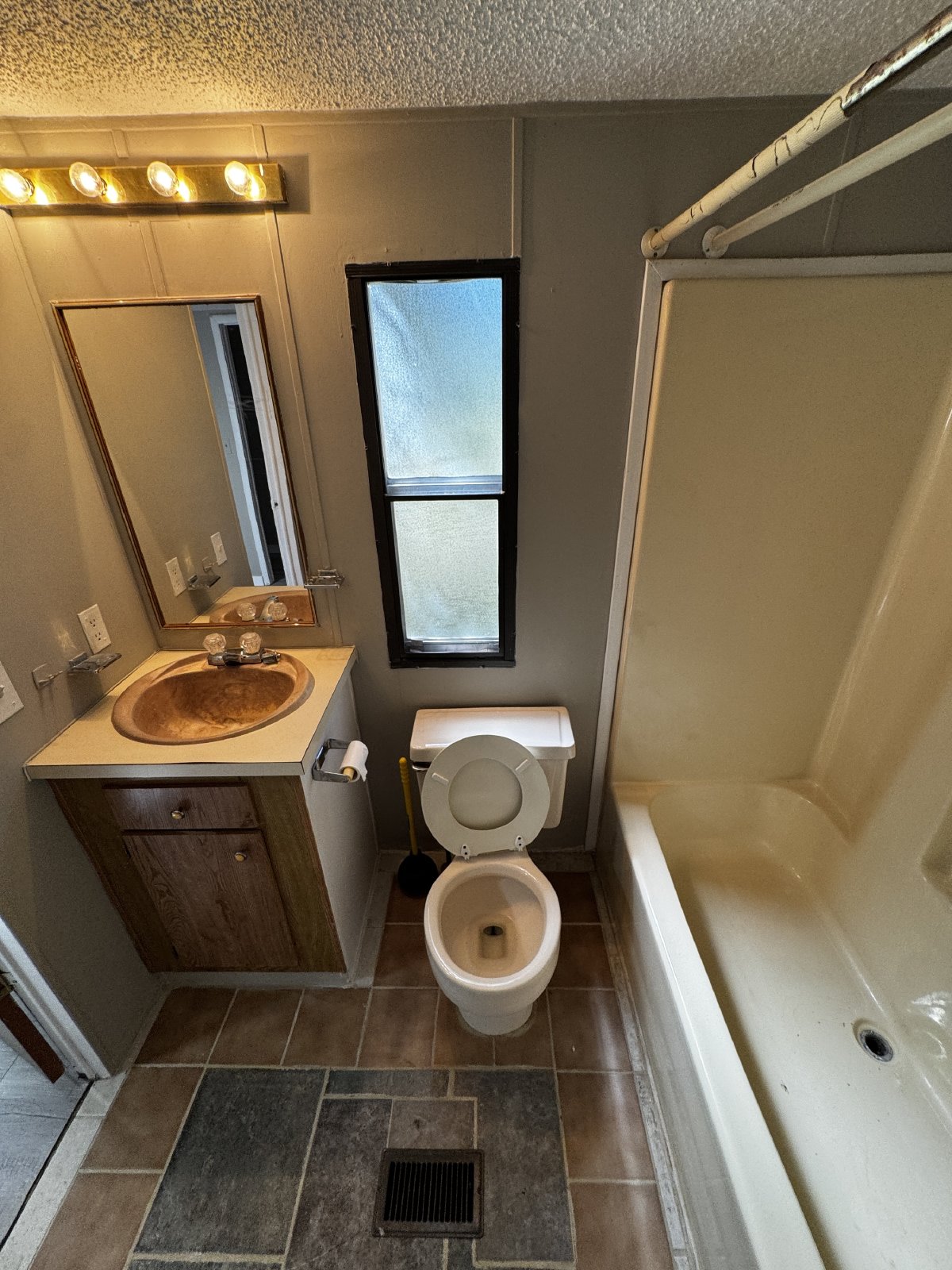 Coventry Avenue 5472 - 1 property image
