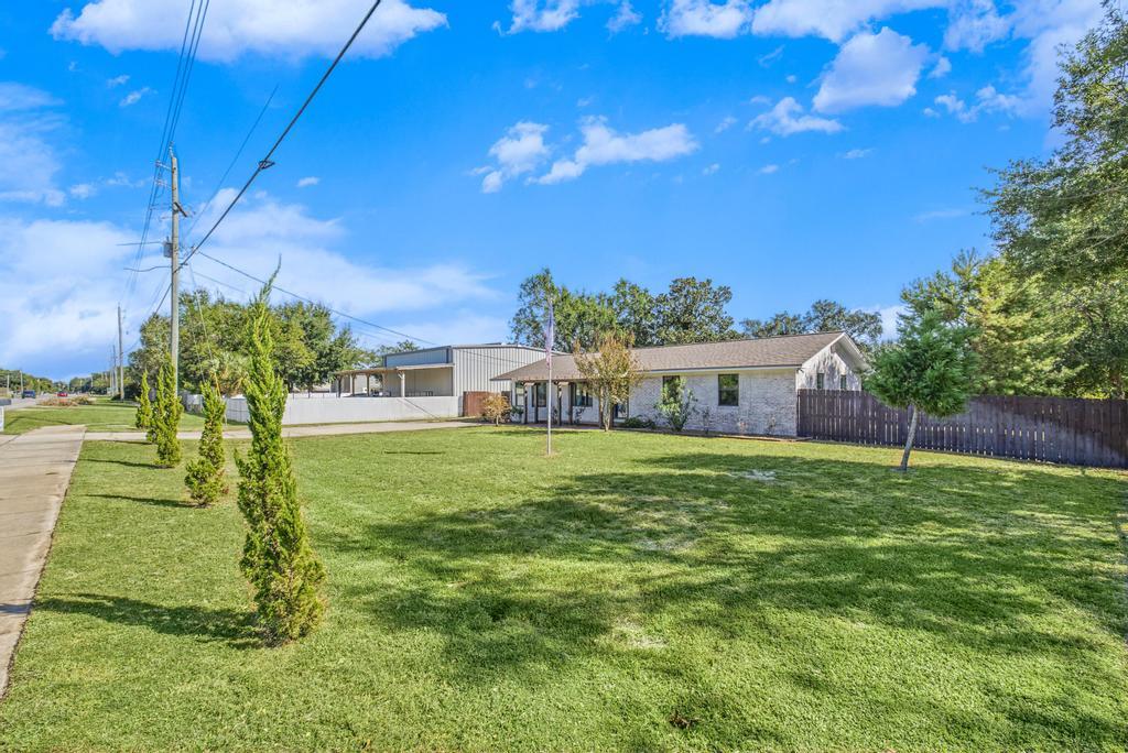 Gulf Beach Highway 11705 - 1 property image