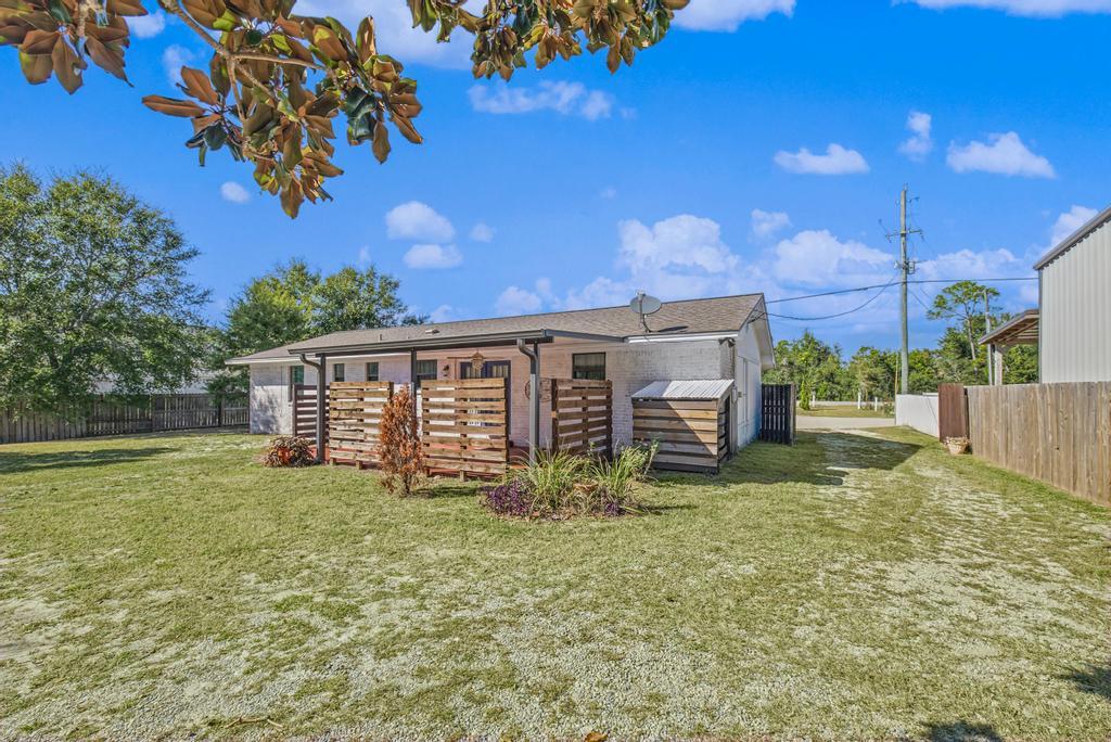 Gulf Beach Highway 11705 - 1 property image