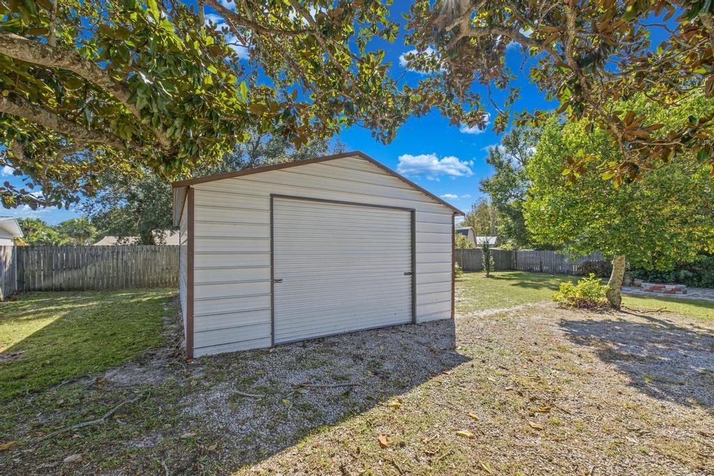 Gulf Beach Highway 11705 - 1 property image